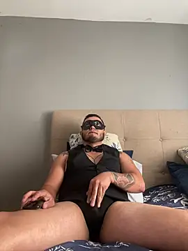 HOTB0Y18 online show from 15, 4, 2026