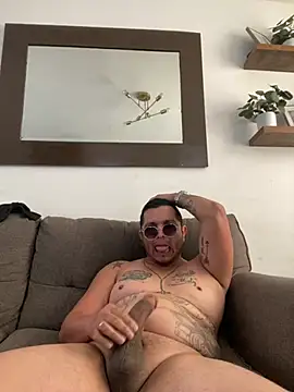 HOTB0Y18 online show from 26, 3, 2026