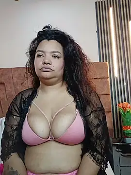 Snapshot of Lara_Seduce chatting on 26, 5, 2026 Lara Seduce online show from 26, 5, 2026