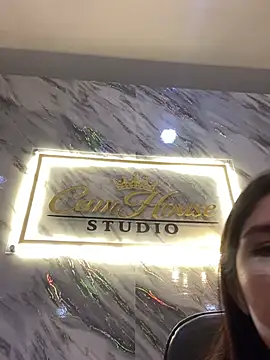 emiiross online show from 9, 5, 2026
