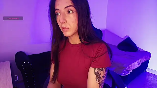 Nicolwhitee online show from 8, 5, 2026