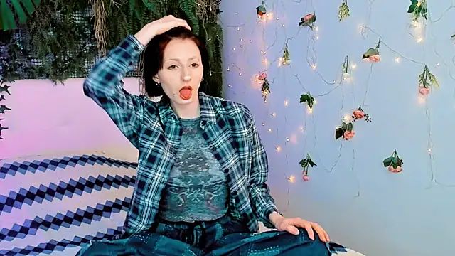 Kira  Cutie online show from 19, 6, 2026