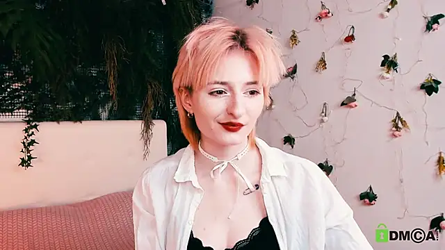 Kira  Cutie online show from 24, 4, 2026