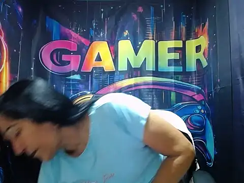 EmmieRae   online show from 22, 3, 2026