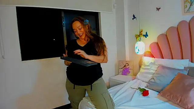 Snapshot of SabrinaVantress chatting on 25, 6, 2026 SabrinaVantress online show from 25, 6, 2026