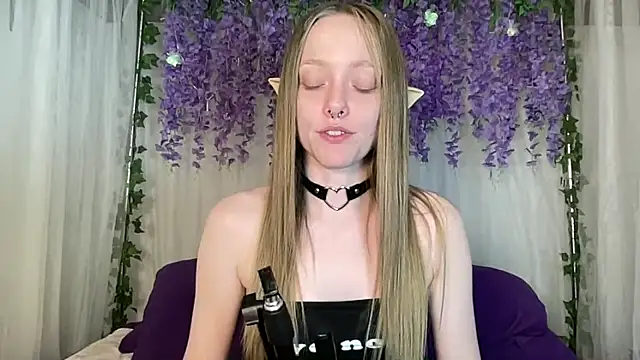 Snapshot of ElfGirlAna chatting on 12, 6, 2026 ElfGirlAna online show from 12, 6, 2026