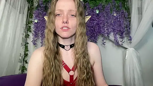 Snapshot of ElfGirlAna chatting on 25, 6, 2026 ElfGirlAna online show from 25, 6, 2026