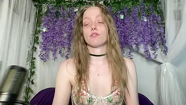 Snapshot of ElfGirlAna chatting on 10, 7, 2026 ElfGirlAna online show from 10, 7, 2026