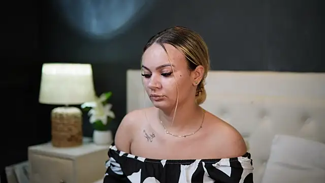 Snapshot of DaliaParis chatting on 19, 6, 2026 DaliaParis online show from 19, 6, 2026