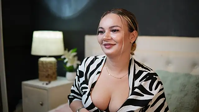 Snapshot of DaliaParis chatting on 12, 6, 2026 DaliaParis online show from 12, 6, 2026
