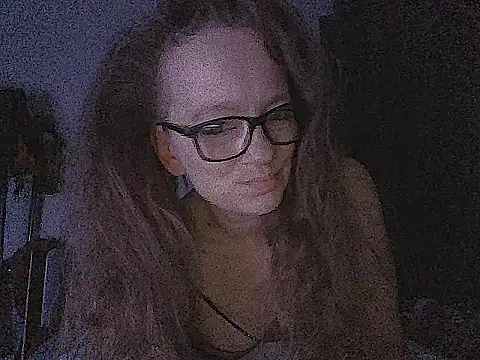LizzieZ1975 online show from 9, 5, 2026