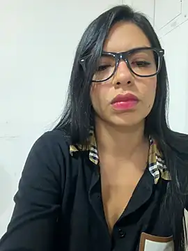 Noa rousse01 online show from 6, 6, 2026
