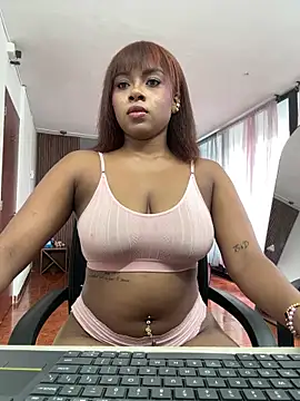 Snapshot of Kloe_rousse01 chatting on 25, 5, 2026 Kloe rousse01 online show from 25, 5, 2026