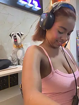 Snapshot of Kloe_rousse01 chatting on 5, 6, 2026 Kloe rousse01 online show from 5, 6, 2026