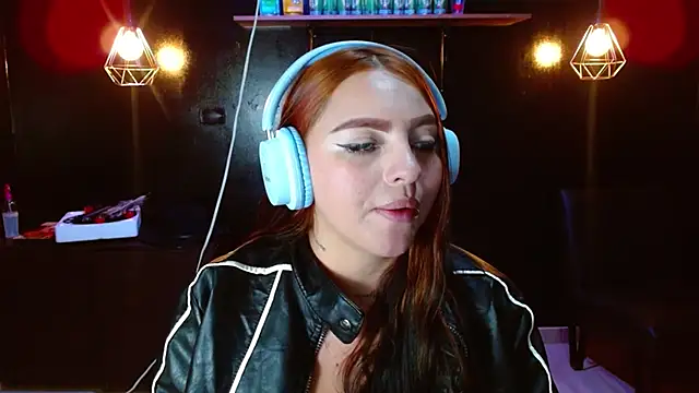 Snapshot of Miley_Clarck chatting on 11, 5, 2026 Miley Clarck online show from 11, 5, 2026