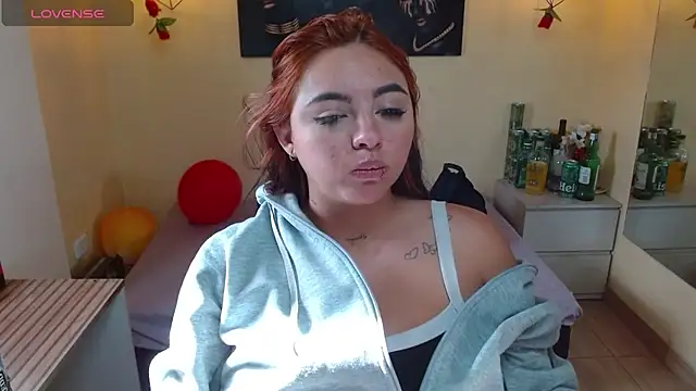 Snapshot of Miley_Clarck chatting on 8, 5, 2026 Miley Clarck online show from 8, 5, 2026