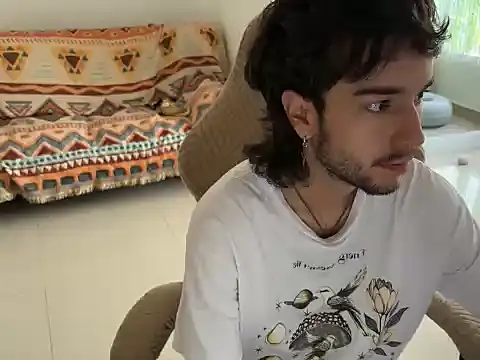 Snapshot of Adrien_polo chatting on 7, 4, 2026 Adrien polo online show from 7, 4, 2026