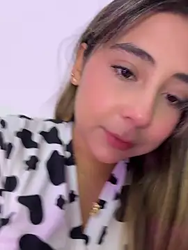 Snapshot of MelodyRey__ chatting on 29, 4, 2026 MelodyRey online show from 29, 4, 2026