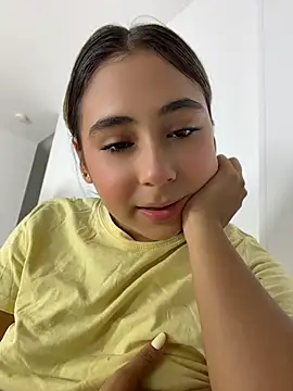 Snapshot of MelodyRey__ chatting on 11, 5, 2026 MelodyRey online show from 11, 5, 2026