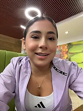 Snapshot of MelodyRey__ chatting on 28, 5, 2026 MelodyRey online show from 28, 5, 2026