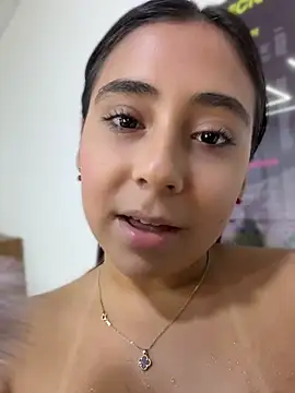 Snapshot of MelodyRey__ chatting on 15, 4, 2026 MelodyRey online show from 15, 4, 2026