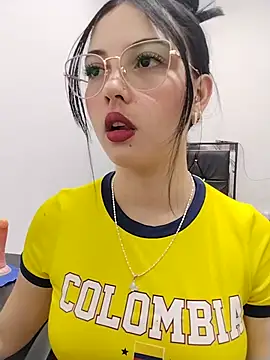Snapshot of veleria_allurin chatting on 8, 7, 2026 veleria allurin online show from 8, 7, 2026