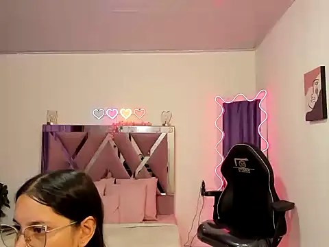 Cristy tay online show from 20, 4, 2026