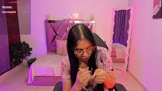 Cristy tay online show from 24, 4, 2026