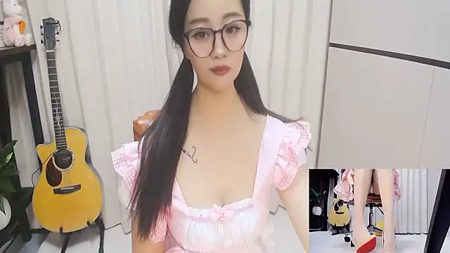 Snapshot of Latte-01 chatting on 1, 6, 2026 Latte-01 online show from 1, 6, 2026