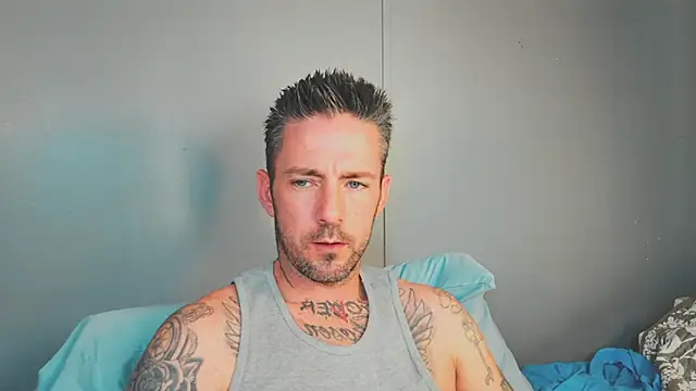 Snapshot of SkylarrGrey chatting on 17, 5, 2026 SkylarrGrey online show from 17, 5, 2026