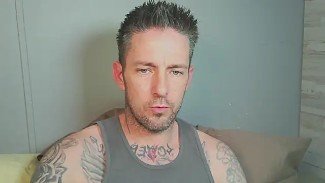 Snapshot of SkylarrGrey chatting on 27, 5, 2026 SkylarrGrey online show from 27, 5, 2026