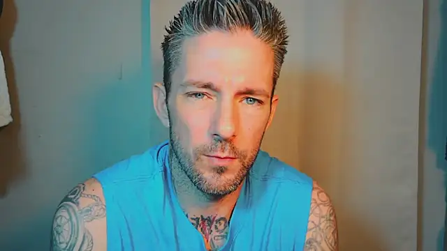 Snapshot of SkylarrGrey chatting on 18, 5, 2026 SkylarrGrey online show from 18, 5, 2026