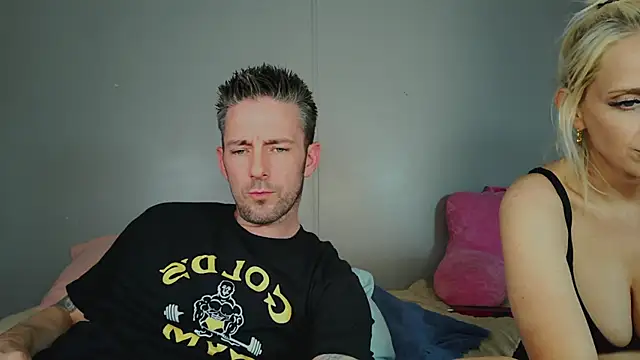 Snapshot of SkylarrGrey chatting on 24, 5, 2026 SkylarrGrey online show from 24, 5, 2026