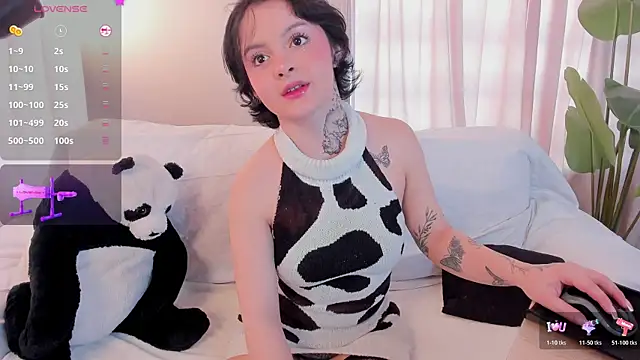 Snapshot of _EmilyRouge_ chatting on 14, 7, 2026 EmilyRouge online show from 14, 7, 2026