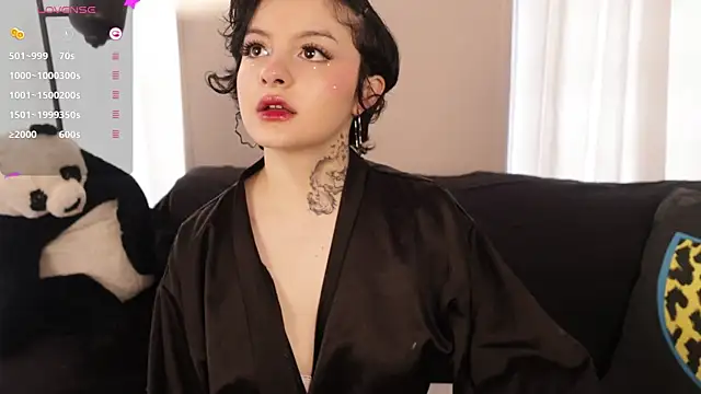 Snapshot of _EmilyRouge_ chatting on 9, 7, 2026 EmilyRouge online show from 9, 7, 2026