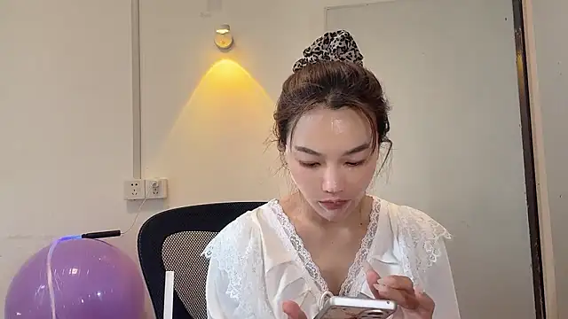 leilei998 online show from 15, 4, 2026