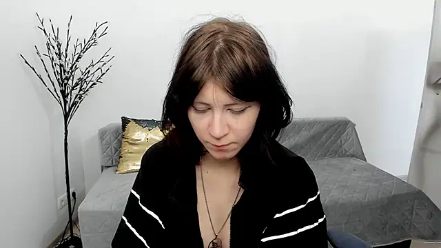 Snapshot of Frau_Emma chatting on 15, 4, 2026 Frau Emma online show from 15, 4, 2026