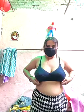 Snapshot of REENA-STRIP chatting on 28, 4, 2026 REENA-STRIP online show from 28, 4, 2026