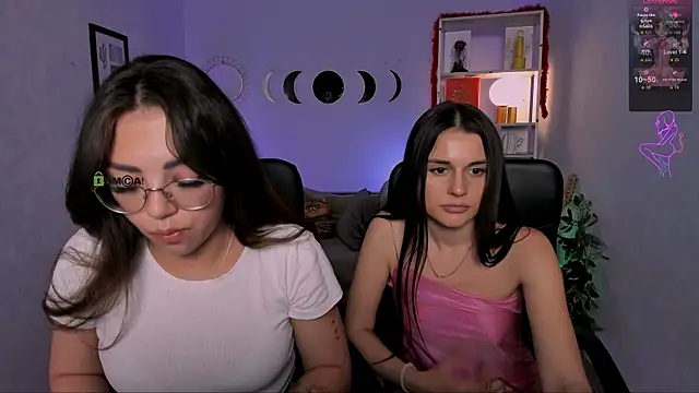 Snapshot of sara_musee chatting on 7, 5, 2026 sara musee online show from 7, 5, 2026