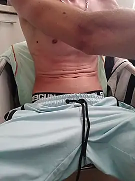 Snapshot of Skinboy06 chatting on 13, 7, 2026 Skinboy06 online show from 13, 7, 2026