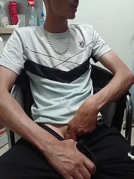 Snapshot of Skinboy06 chatting on 21, 6, 2026 Skinboy06 online show from 21, 6, 2026