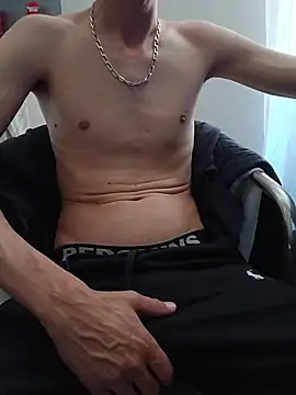 Snapshot of Skinboy06 chatting on 19, 6, 2026 Skinboy06 online show from 19, 6, 2026