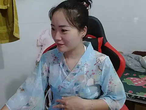 Olivia cute68 online show from 12, 4, 2026