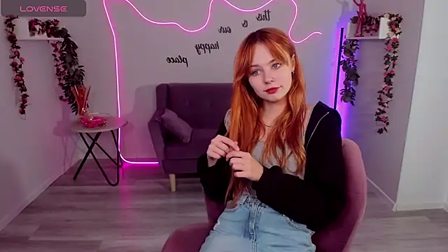 MiaSensitive online show from 4, 4, 2026