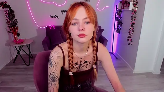 MiaSensitive online show from 9, 4, 2026