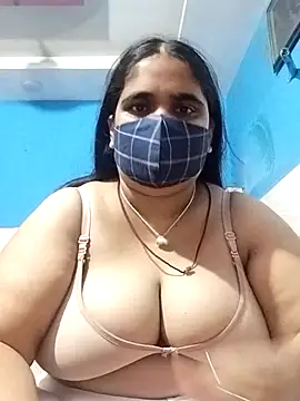 Snapshot of MoonlightMira chatting on 15, 7, 2026 MoonlightMira online show from 15, 7, 2026
