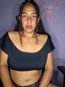 Snapshot of emily_fox01 chatting on 29, 3, 2026 emily fox01 online show from 29, 3, 2026