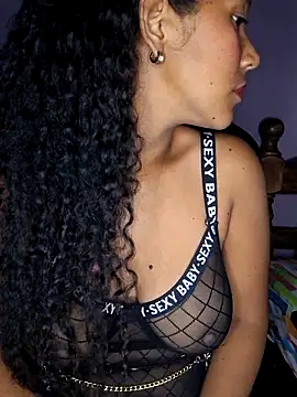 Snapshot of emily_fox01 chatting on 28, 3, 2026 emily fox01 online show from 28, 3, 2026