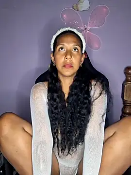 Snapshot of emily_fox01 chatting on 24, 3, 2026 emily fox01 online show from 24, 3, 2026