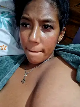 Snapshot of emily_fox01 chatting on 22, 5, 2026 emily fox01 online show from 22, 5, 2026